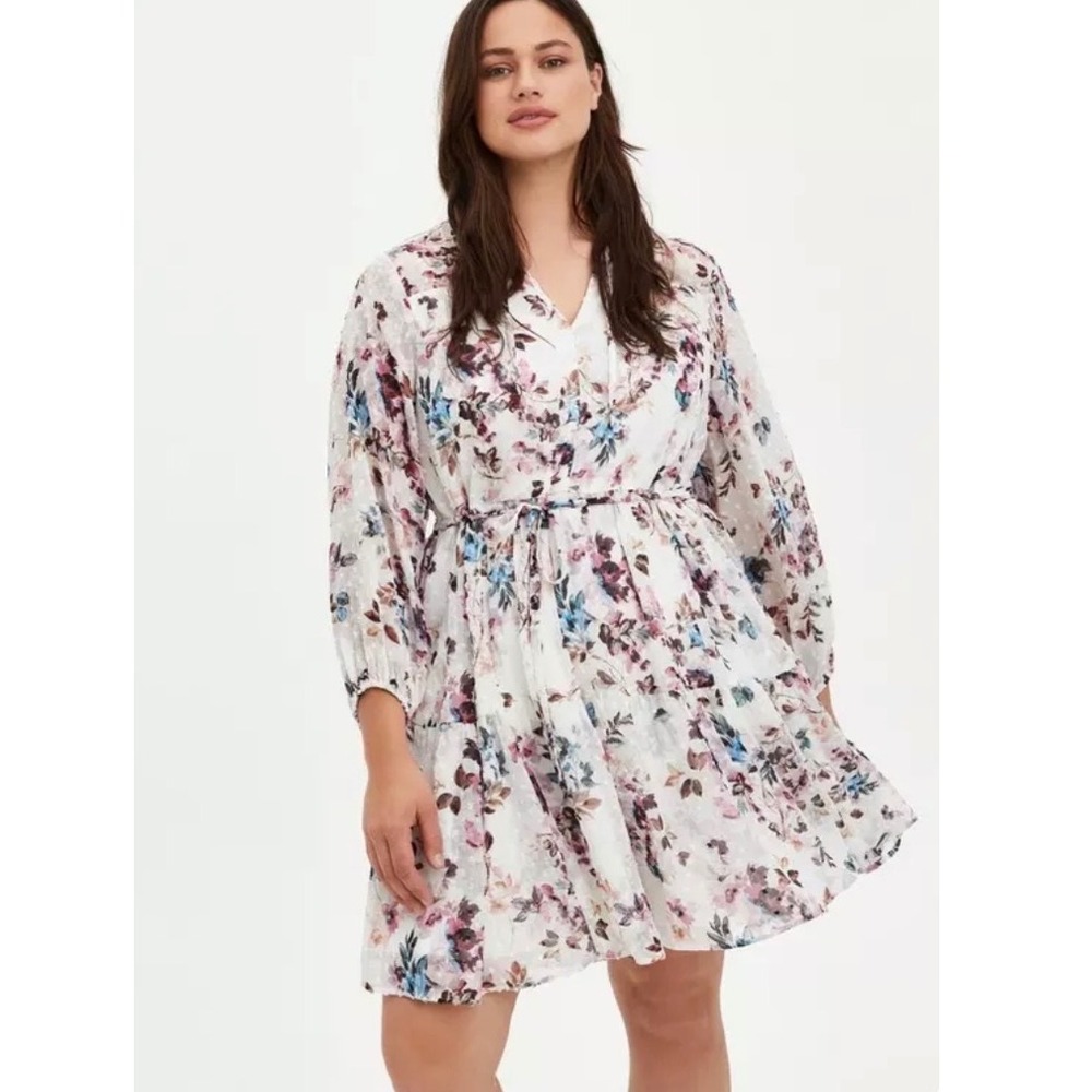 Torrid 2 Ivory Floral Clip Dot Skater Babydoll Dress Plus Size 2X 18 20